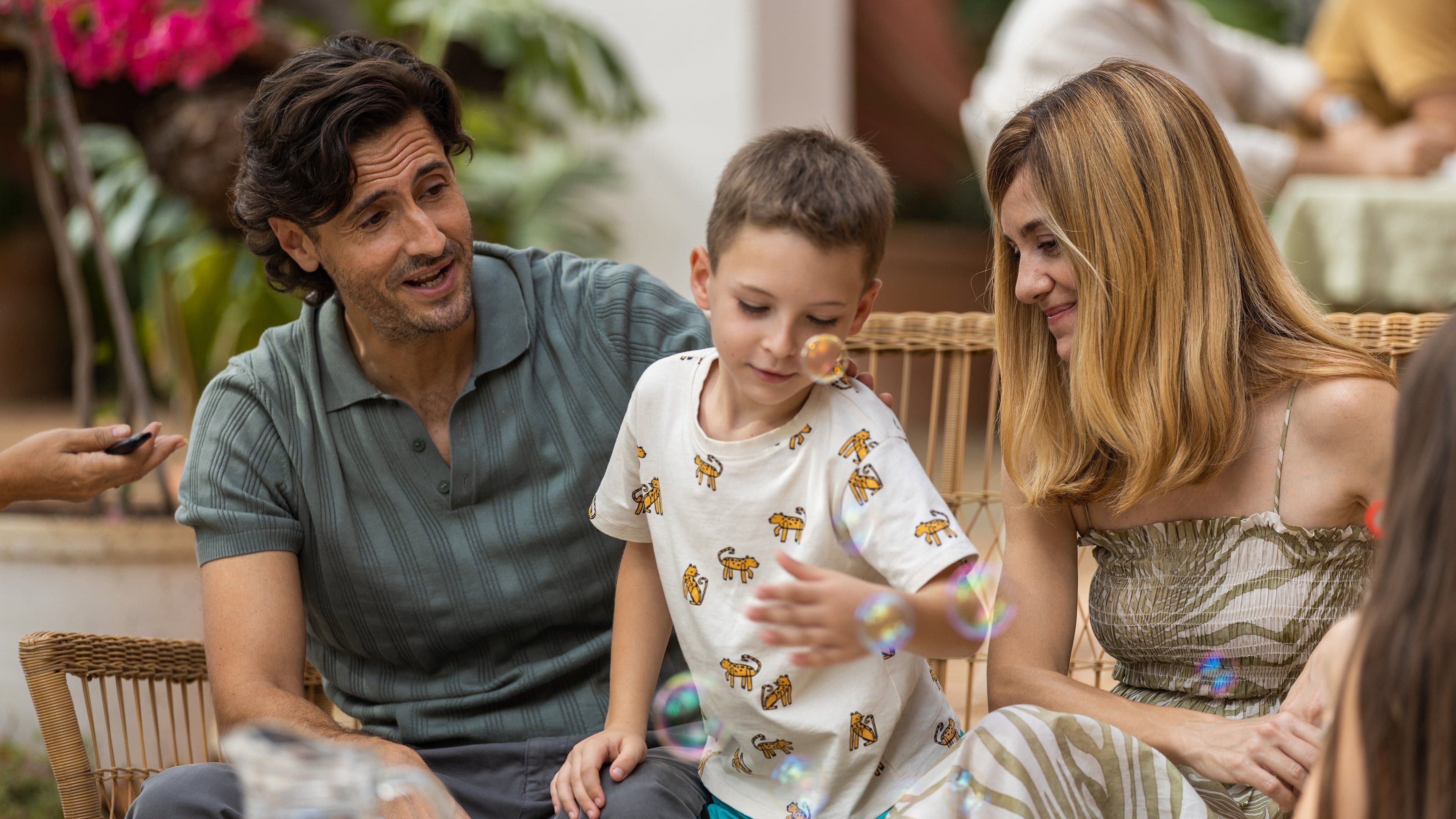 Tras el verano backdrop